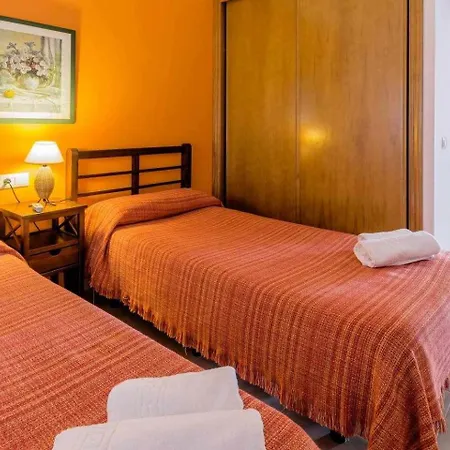 Apartamento 2 Dormitorios Y Terraza * Нерха